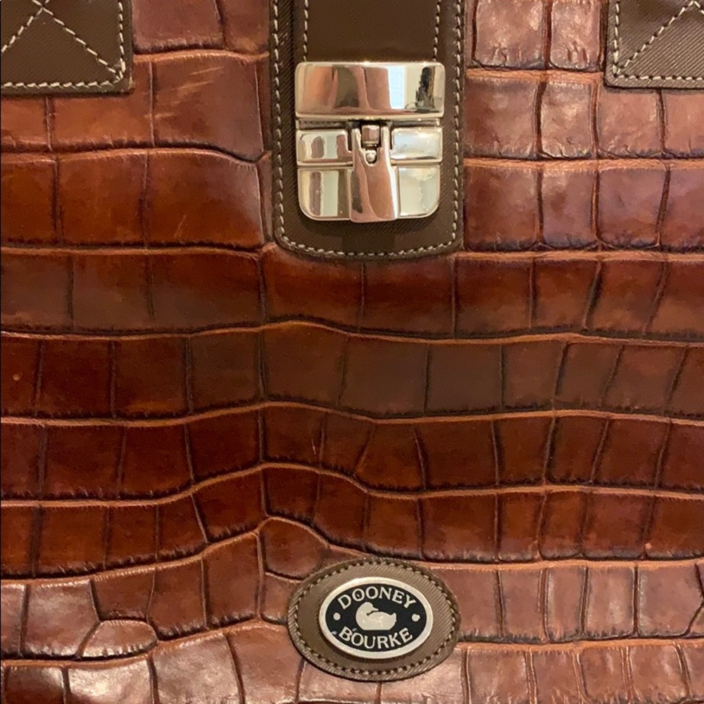 Dooney and Bourke Alligator purse - Picture 4 of 5